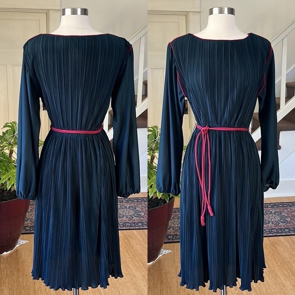 VINTAGE Hal Ferman Accordion Pleated Dress in Navy Size Small - Picture 13 of 13